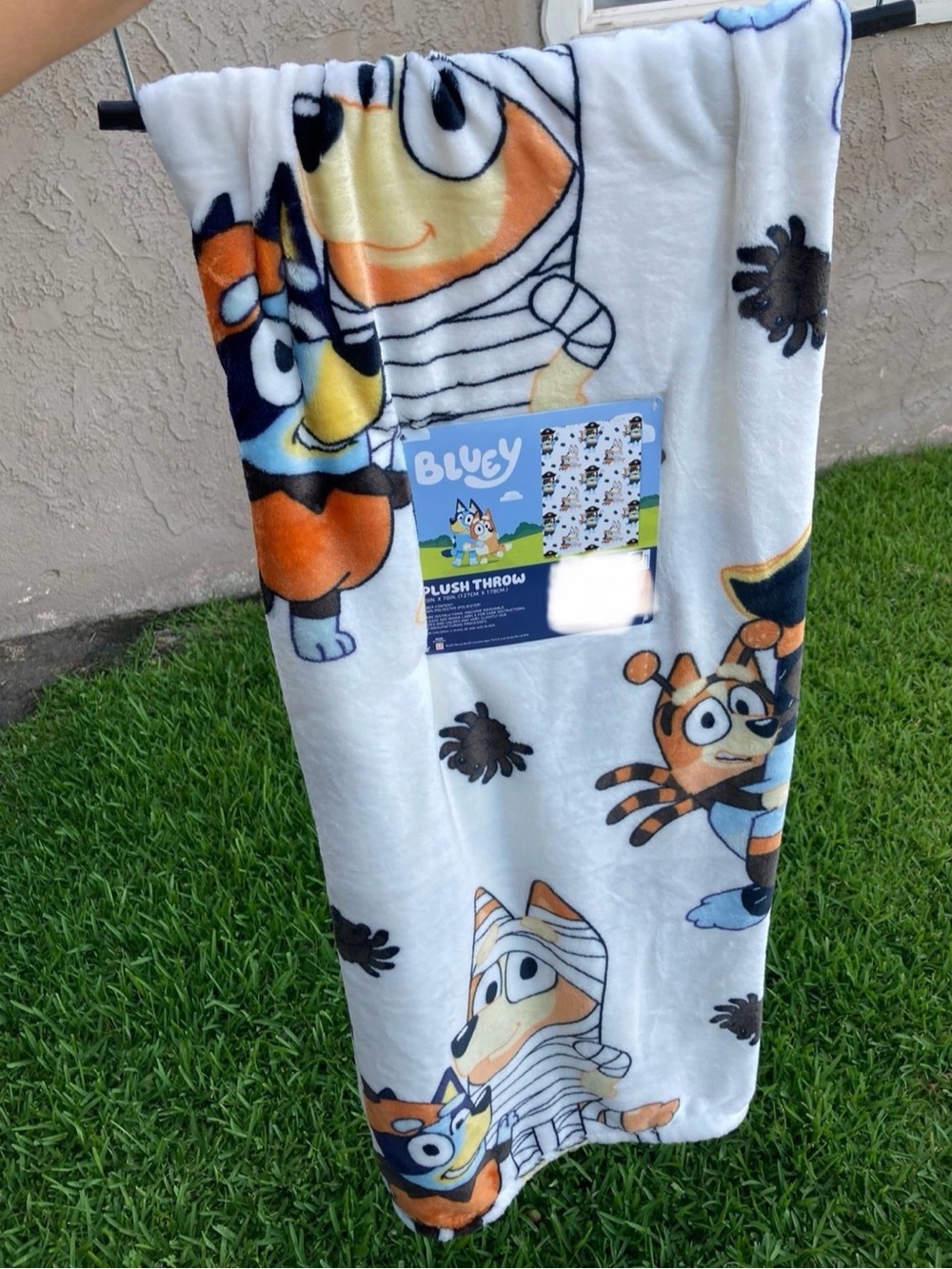 Bluey and Bingo Halloween blanket 50 x 70 NWT